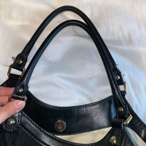 Authentic Black Gucci XL Suckey - Picture 5 of 9